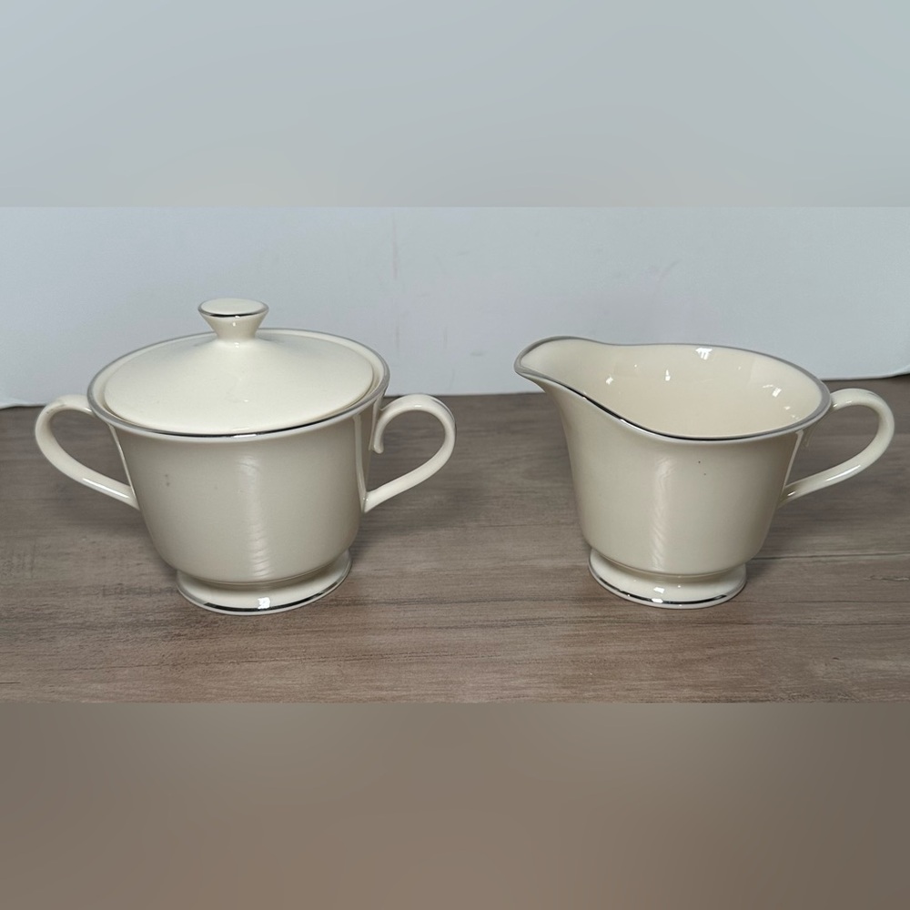 Lenox Cream Ceramic Sugar Bowl‎